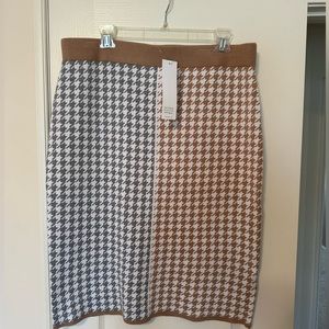 NWT Calvin Klein Women’s Size Large Houndstooth Sweater Skirt
